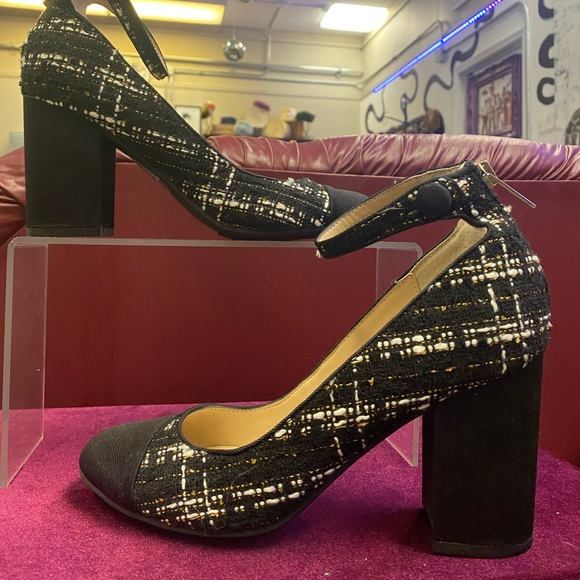 Black and white dress heel - Picture 1 of 3